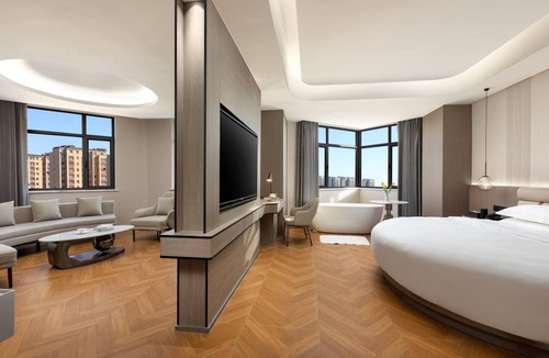 Miquan Hotel | Ramada by Wyndham Urumqi Midong