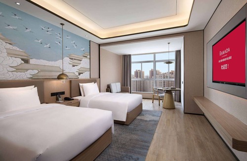 Weiyang Hotel | Ramada by Wyndham Xi'an Chanba