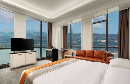 Wujiagang Hotel | Ramada By Wyndham Yichang Riverside