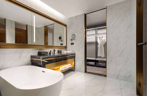 Wujiagang Hotel | Ramada By Wyndham Yichang Riverside
