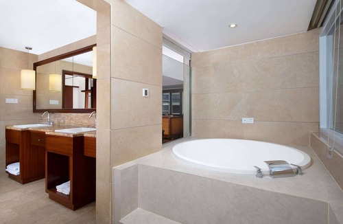 Qionghai Hotel | Ramada Encore by Wyndham Qionghai Downtown