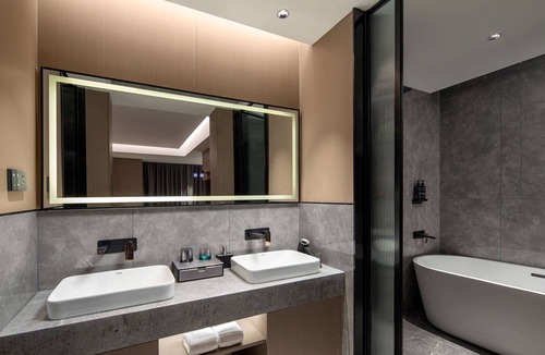 Enshi Hotel | Ramada Encore By Wyndham Enshi
