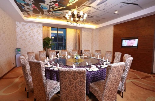 Xinluo District Hotel | Ramada Longyan