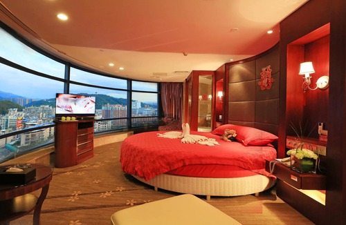 Xinluo District Hotel | Ramada Longyan