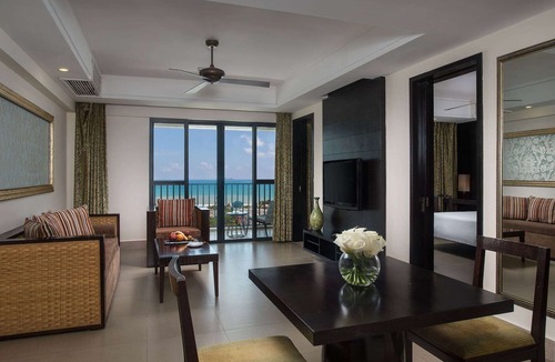 Tianya District Hotel | Ramada Plaza by Wyndham Sanya Bay