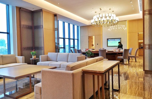 Dongxing Hotel | Ramada Plaza Dongxing City Center