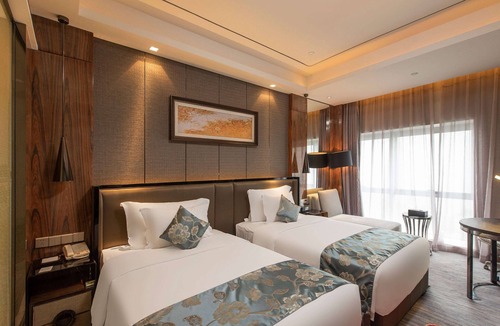 Yufeng District Hotel | Ramada Plaza Liuzhou Liudong