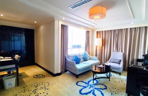 Jiang Han Hotel | Ramada Plaza Tianlu Hotel