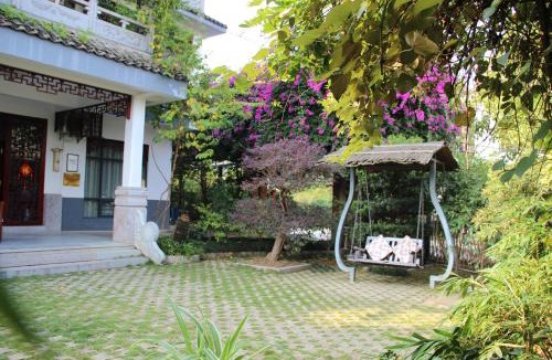 Ten Mile Gallery Hotel | Range Rover Court Hotel