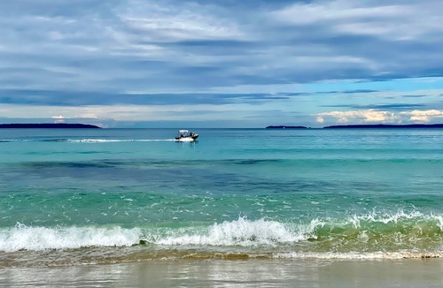 Callala Beach Cottage | Rare Absolute Beachfront Cottage - Jervis Bay Views