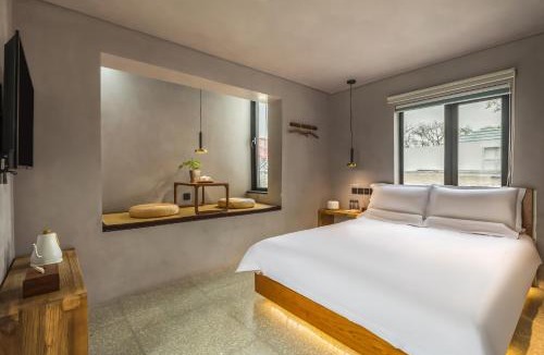 Wangfujing Shopping Area House | Reconstruct Space Hotel With Lobby Cafe Near Wangfujing