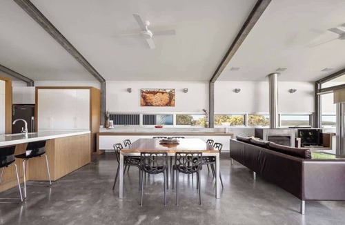 Redgate House | Redgate Beach House with Private Tennis Court