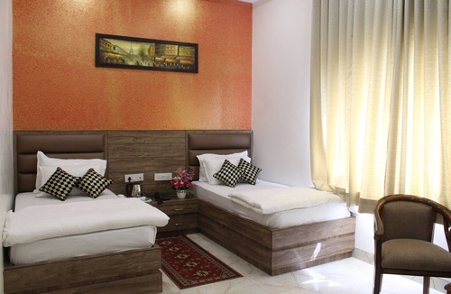 Mathura Hotel | Regal Hotel and Restaurant