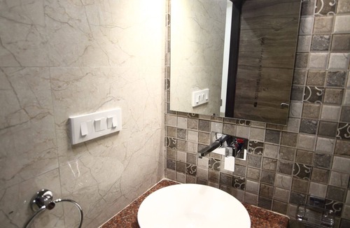 Mathura Hotel | Regal Hotel and Restaurant