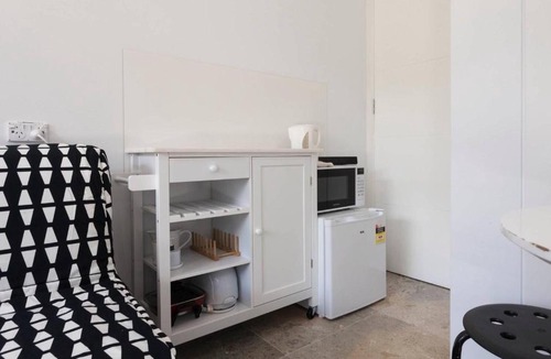 Bella Vista Apartment | Relax and Retreat Studio Flat
