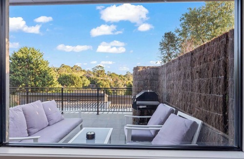 Berwick House | Relax & Unwind | Multiple Retreat | Walk to Shops