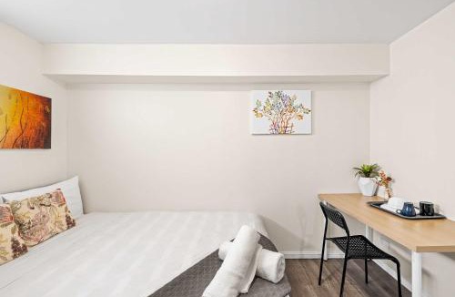 Carramar House | Relaxed Private Double Room in Carramar - Close to Station - Shared Bathroom