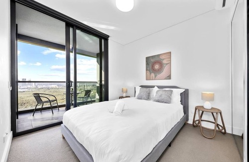 Sydney Olympic Park Apartment | Relaxing Getaway in Olympic Park