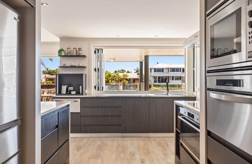 Mooloolaba House | Remarkable Six Bedroom Waterfront Home! Perfect for the extended family