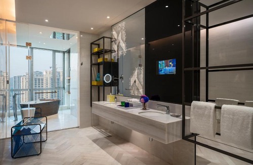 Liangqing District Hotel | Renaissance Nanning Hotel