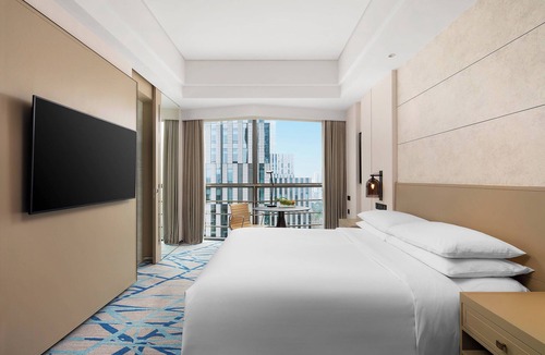 Xuhui Hotel | Renaissance Shanghai Caohejing Hotel