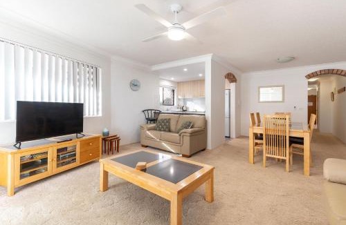 Forster Apartment | Renas Court 2