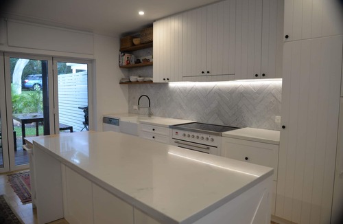 Avalon Beach House | Renovated duplex cottage in delightful Avalon Beach