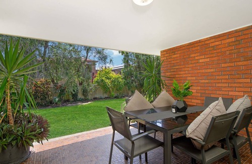 North Haven House | Retro @ Riverview - 4 Riverview Place North Haven