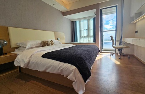 Shajing Apartment | Rho Hotel柔居Shenzhen World Exhibition and Convention Center Qianhai Snow World