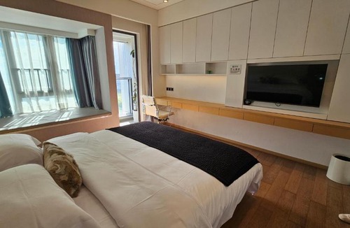 Shajing Apartment | Rho Hotel柔居Shenzhen World Exhibition and Convention Center Qianhai Snow World