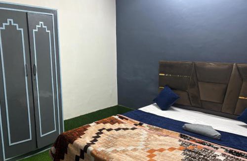 Mathura Hostel | Riddhi Siddhi Hostel &Home stay Near By Mathura Railway Station
