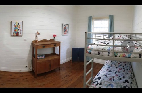 Coonabarabran House | River Cottage perfect for your stay over in Coonabarabran. 200m from Main Str.