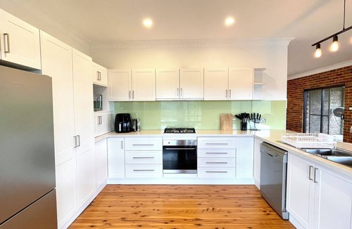 Lower Portland House | River Point Retreat | Breathtaking views in nature with pool, hot tub, firepit