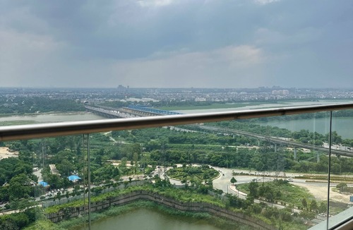 Noida Apartment | RIVER VIEW stunning apartment. Metro Station 3 mins walk away