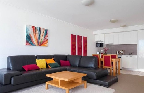 Broadbeach Waters Apartment | Riverfront Heated Pool, Gym, Sauna Steps to Casino