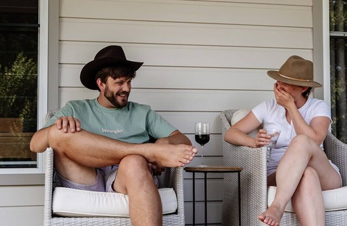 Taree House | Riverglen Country Escape Pool and River Views Sleeps 10