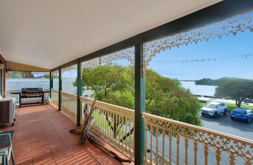 Tea Gardens House | Rivers Edge Apartment