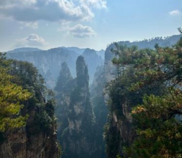 Wulingyuan House | Riverside Mountain Village Inn-临溪观山客栈-20minutes walk to the Forest Park scenic area-Free Luggage storage