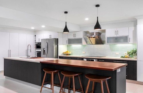 Daleys Point House | Riverside Retreat by HolidayCo.