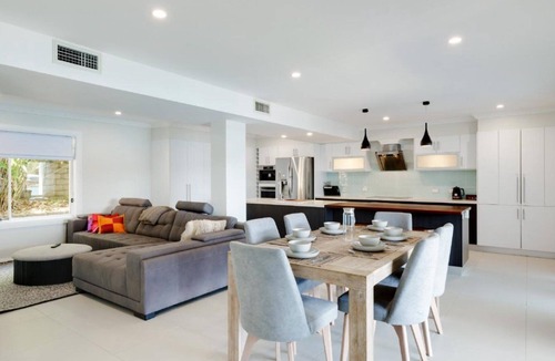 Daleys Point House | Riverside Retreat by HolidayCo.