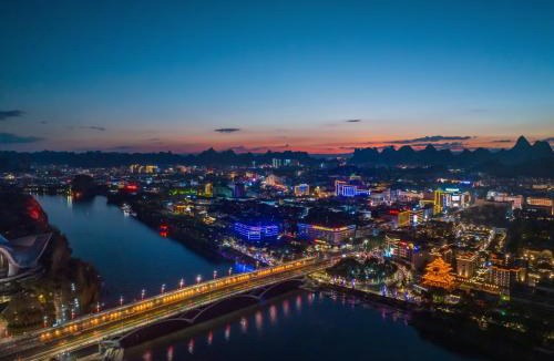 Xiufeng Hotel | Riverside Wing Hotel Guilin