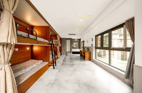 Yuzhong Hostel | riverside youth hostel