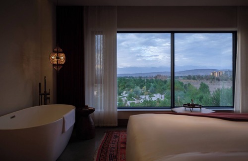 Gaochang District Bed & Breakfast | Rizamat Manor Bed&Breakfast