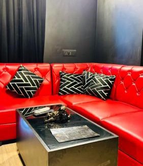 Gomti Nagar House | Rizz stay dlf mypad and homestay