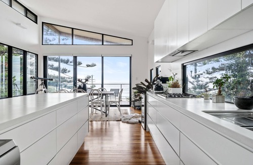 Coledale House | 'Rockpool' - Amazing Ocean Views w/Direct Beach Access