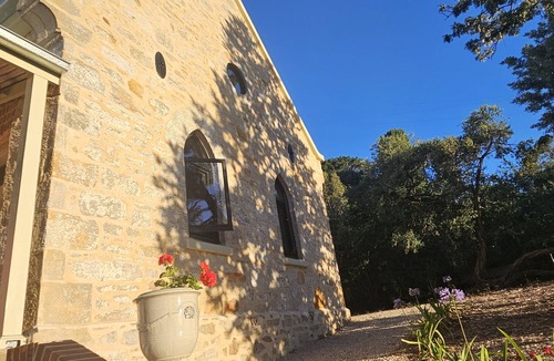 Balhannah House | Romantic 1bed/1bath self-cont. apart. for 2 Adelaide Hills, wineries & Hahndorf.