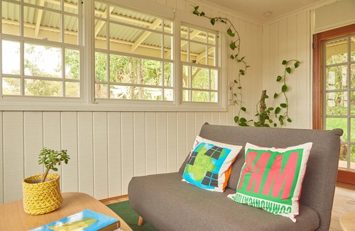 Hazelbrook Cabin | Romantic Cottage in the Blue Mountains with Valley Views
