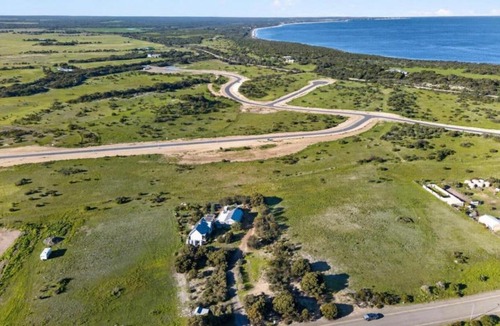 Warrenben House | Romantic eco friendly cottage by the sea