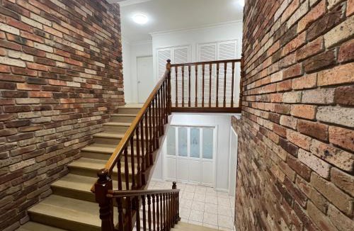 Carlingford House | Room 16