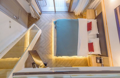 Emeishan House | Room-heinemann Hotel Loft Suite With two